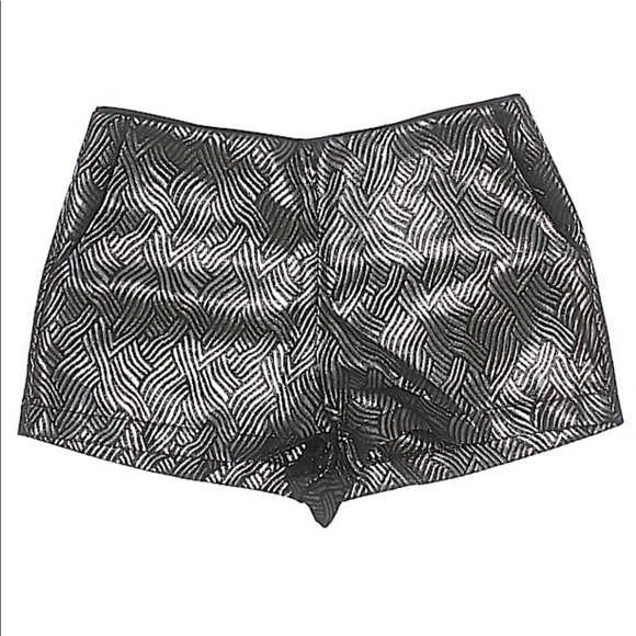 NWT Forever 21 Silver/Black Patterned Dress Shorts Size S - Picture 1 of 2